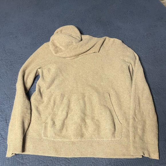 Vince Oatmeal L 100% Cashmere excellent condition